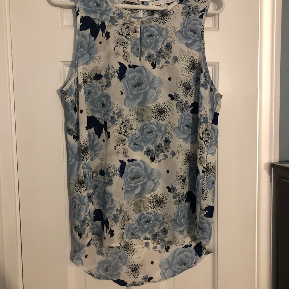 Violet & Claire Rose Floral Print Sleeveless Top